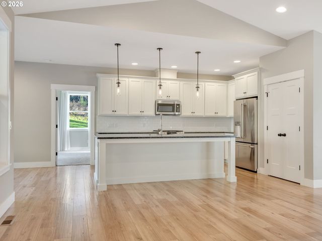 37027 DANNER RIDGE Ln, Astoria, OR 97103