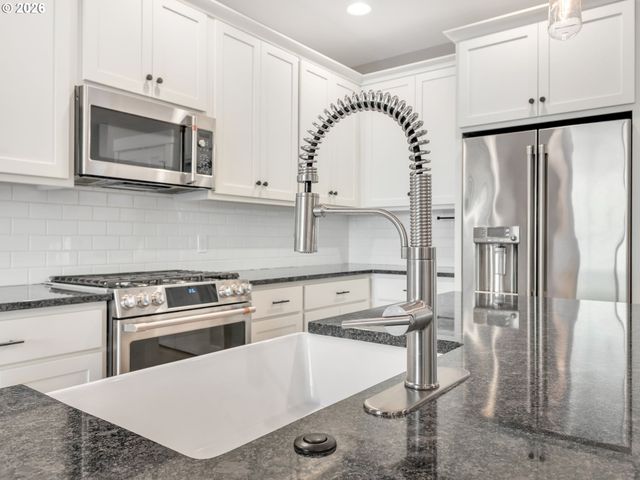 37027 DANNER RIDGE Ln, Astoria, OR 97103