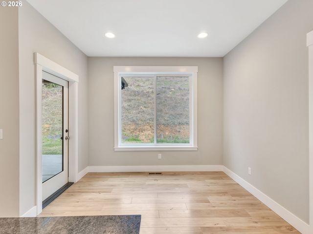 37027 DANNER RIDGE Ln, Astoria, OR 97103