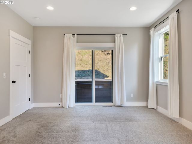 37027 DANNER RIDGE Ln, Astoria, OR 97103