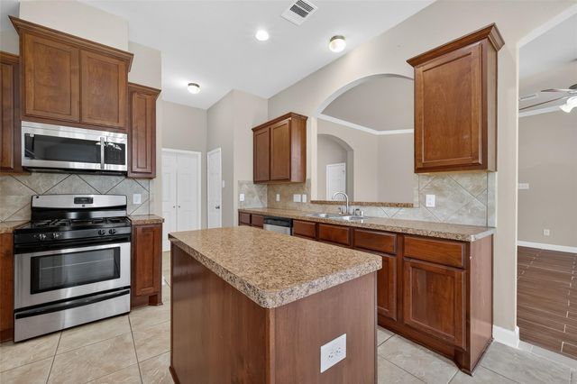 2000 Water Trace Court, Richmond, TX 77469