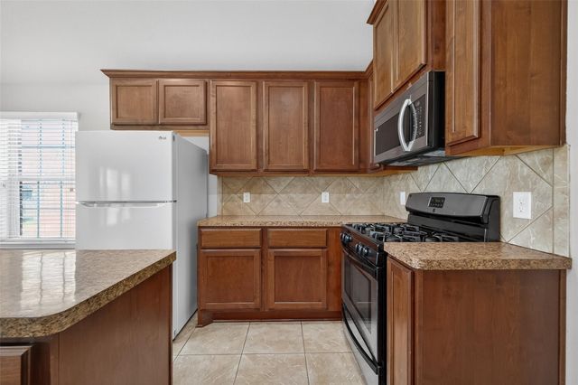 2000 Water Trace Court, Richmond, TX 77469