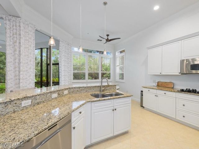 29120 Brendisi WAY 3102, Naples, FL 34110
