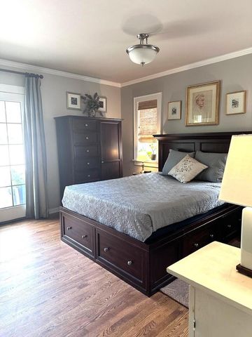 4920 N Newhall STREET, Whitefish Bay, WI 53217