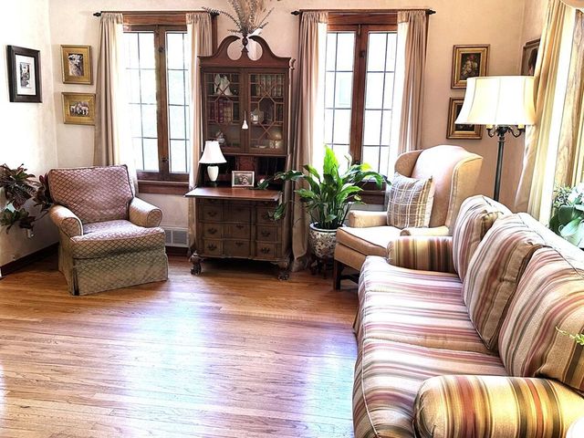 4920 N Newhall STREET, Whitefish Bay, WI 53217