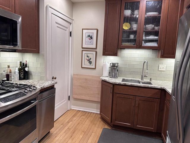 4920 N Newhall STREET, Whitefish Bay, WI 53217
