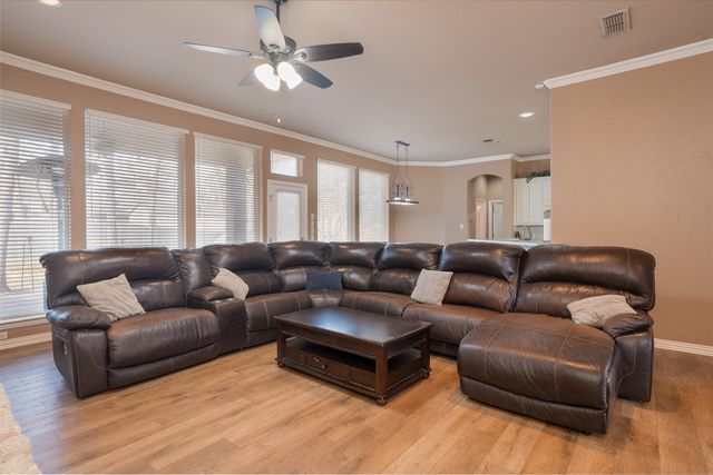 728 Lake View Drive, Crowley, TX 76036