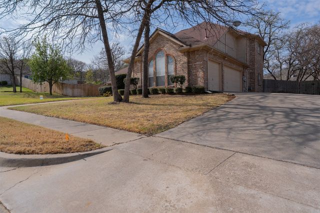 728 Lake View Drive, Crowley, TX 76036