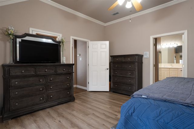 728 Lake View Drive, Crowley, TX 76036