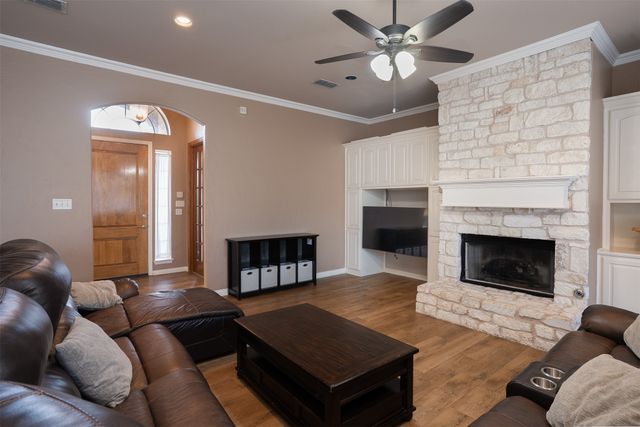 728 Lake View Drive, Crowley, TX 76036