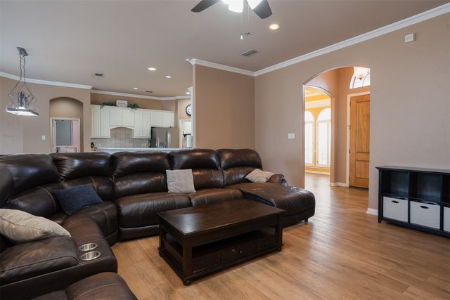 728 Lake View Drive, Crowley, TX 76036