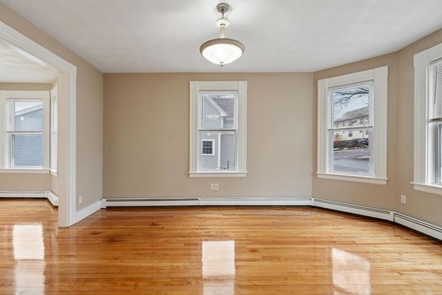 5 Rockingham St, Lynn, MA 01902