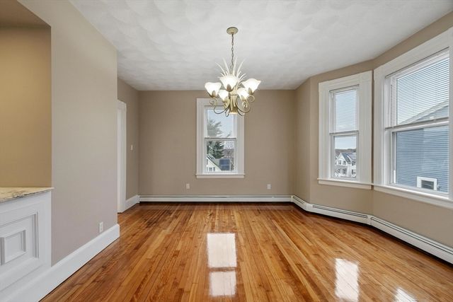 5 Rockingham St, Lynn, MA 01902