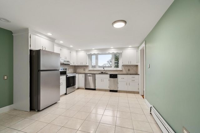 5 Rockingham St, Lynn, MA 01902