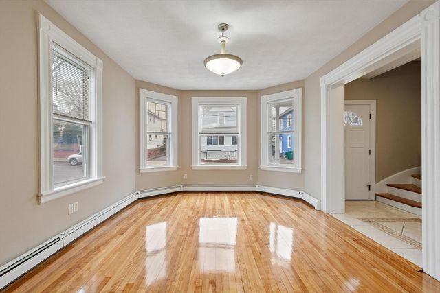 5 Rockingham St, Lynn, MA 01902