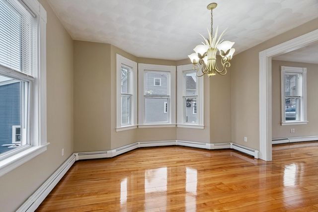 5 Rockingham St, Lynn, MA 01902