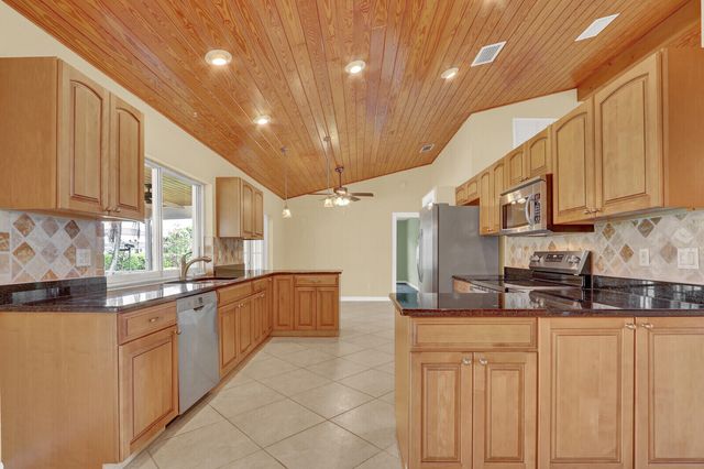 249 FAIRWAY W, Tequesta, FL 33469