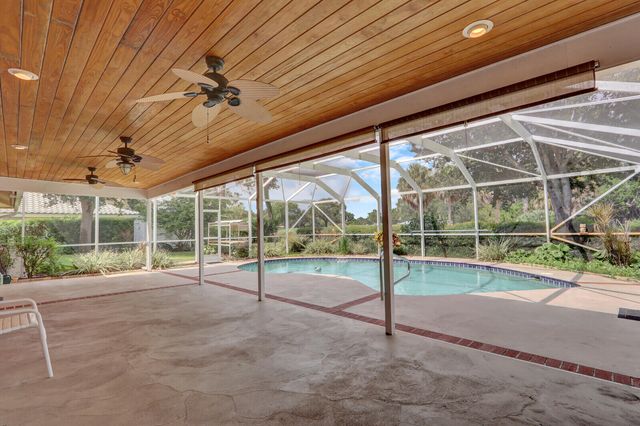 249 FAIRWAY W, Tequesta, FL 33469