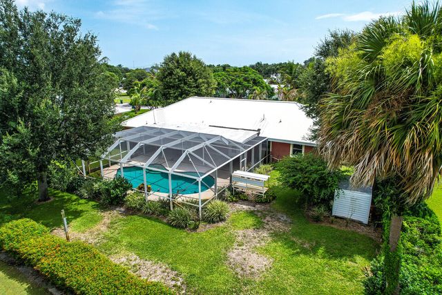 249 FAIRWAY W, Tequesta, FL 33469