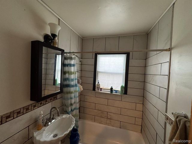 4640 Jackson Street, Dearborn Heights, MI 48125