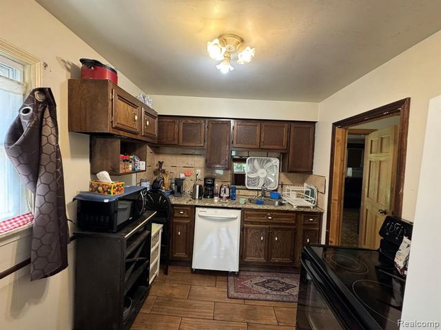 4640 Jackson Street, Dearborn Heights, MI 48125