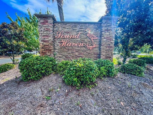 1762 Sound Haven Court, Navarre, FL 32566