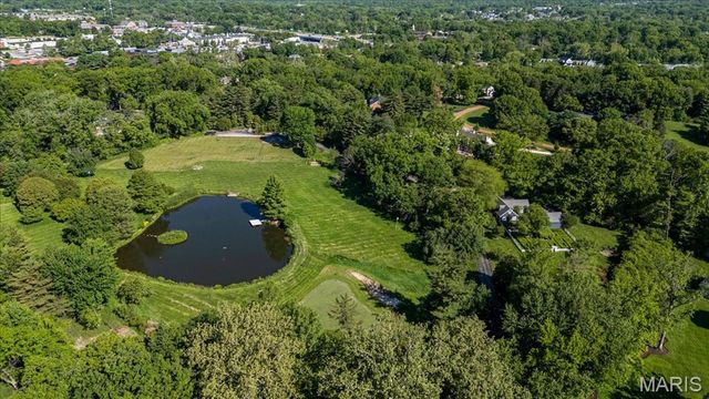 2021 S Warson Road, Ladue, MO 63124