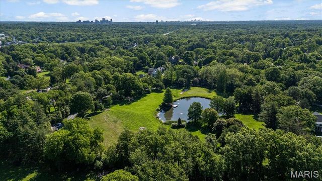 2021 S Warson Road, Ladue, MO 63124