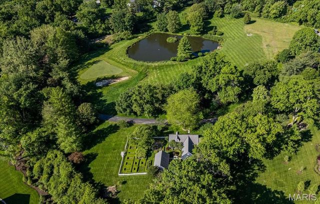 2021 S Warson Road, Ladue, MO 63124