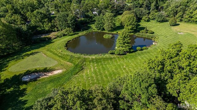 2021 S Warson Road, Ladue, MO 63124