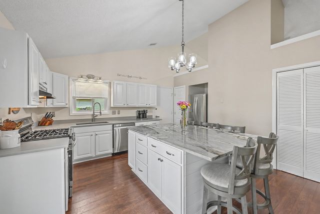 206 Jasmine Drive, Summerville, SC 29483