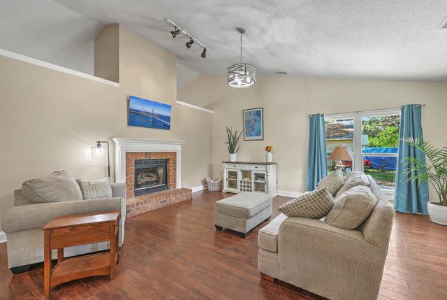 206 Jasmine Drive, Summerville, SC 29483