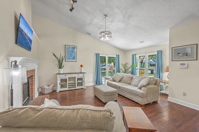 206 Jasmine Drive, Summerville, SC 29483