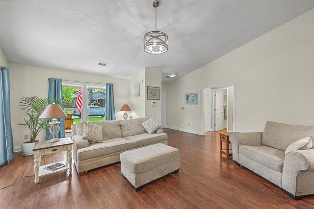 206 Jasmine Drive, Summerville, SC 29483