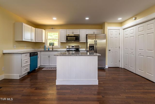 29344 Hillman Hwy Highway, Meadowview, VA 24361