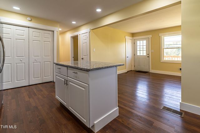 29344 Hillman Hwy Highway, Meadowview, VA 24361