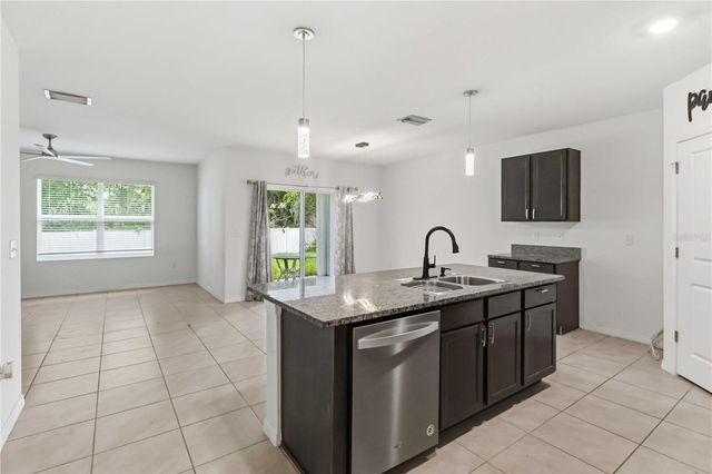 1702 JOHNSON POINTE DRIVE, Plant City, FL 33566