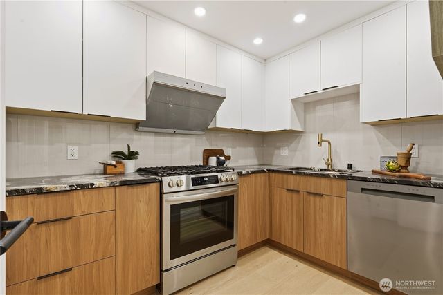 5019 157th Ave SE, Bellevue, WA 98006