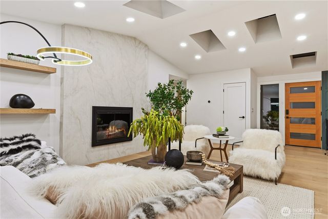 5019 157th Ave SE, Bellevue, WA 98006