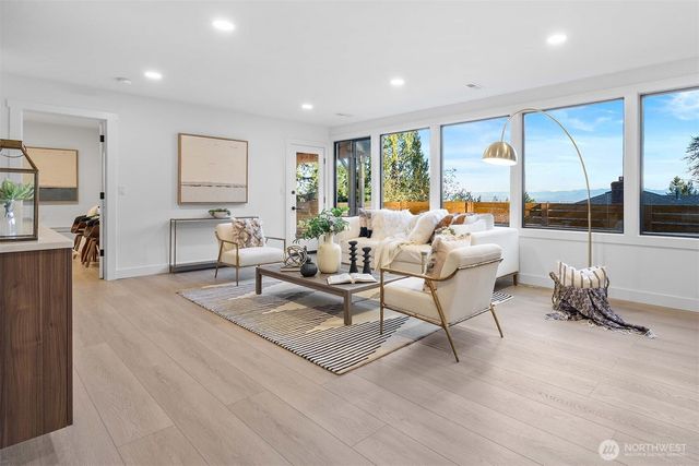 5019 157th Ave SE, Bellevue, WA 98006