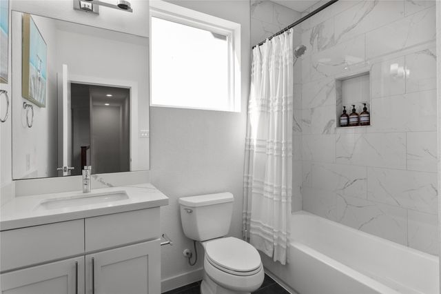 713 James Street, Houston, TX 77009