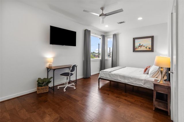 713 James Street, Houston, TX 77009