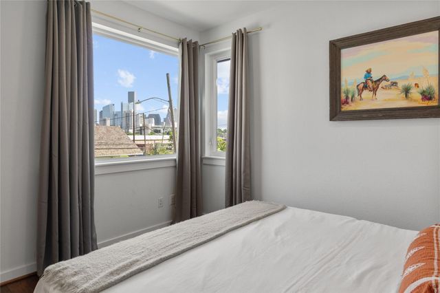 713 James Street, Houston, TX 77009