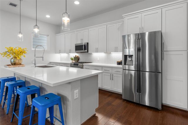 713 James Street, Houston, TX 77009