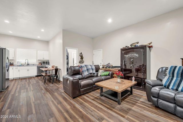 2141 E Melrose Street, Gilbert, AZ 85297