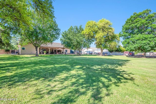 2141 E Melrose Street, Gilbert, AZ 85297