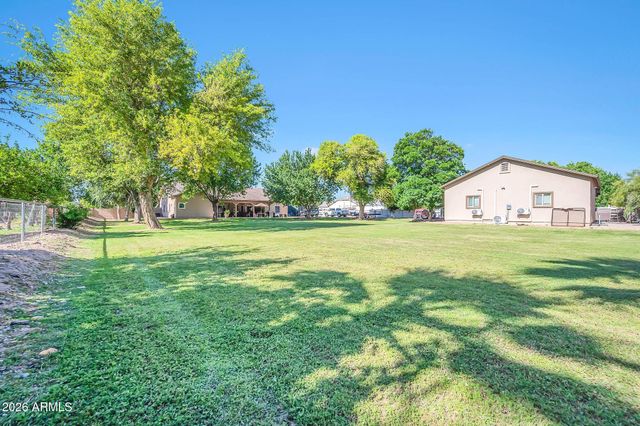 2141 E Melrose Street, Gilbert, AZ 85297