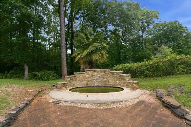 3839 Cotswold Drive SW, Lilburn, GA 30047