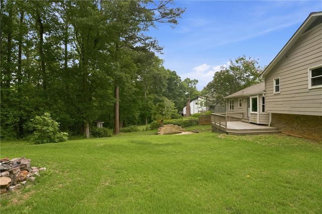 3839 Cotswold Drive SW, Lilburn, GA 30047