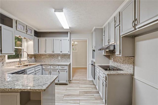 3839 Cotswold Drive SW, Lilburn, GA 30047